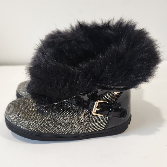 Stuart Weitzman Girls Glitter Gold Sparkle Black Faux Fur Snow Boots 6C Worn 1X - Picture 4 of 11